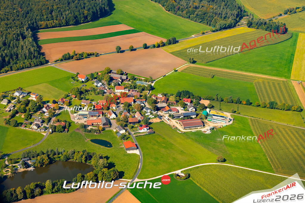 Schöne Luftaufnahme als Geschenk in Wolfsfeld Kastl - Die Luftbildaufnahme wurde 2025 vom UL-Flugzeug heraus erstellt ( keine Drohne ) - Hochauflösende Luftaufnahme -Nicht vergleichbar mit Google Maps oder Satelittenbilder- Die Geschenkidee !Mit Lizenz und Bildrechte bestellbar