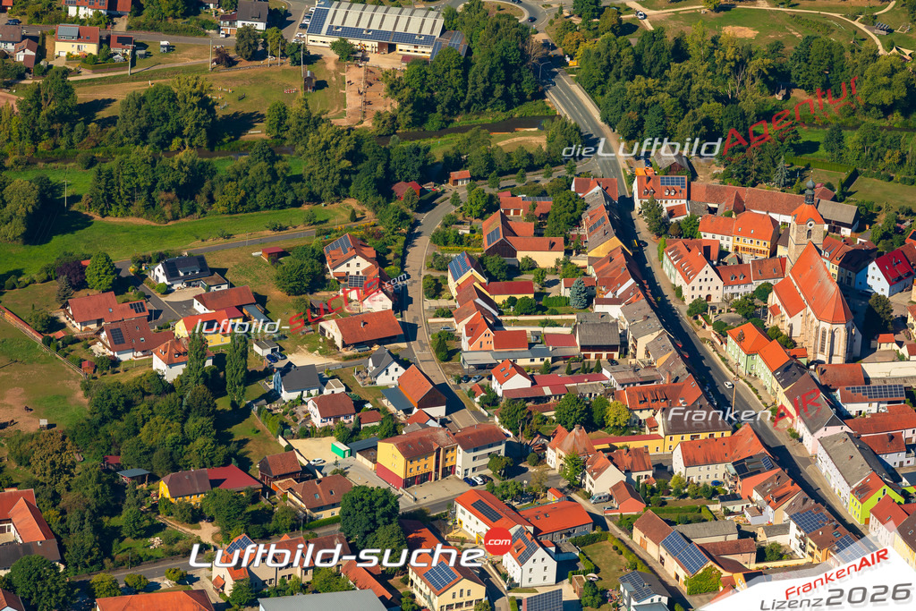 Luftaufnahme der Stadt Hahnbach - Die Luftaufnahme wurde 2025 vom UL-Flugzeug heraus erstellt ( keine Drohne ) - Hochauflösende Luftaufnahme - für professionelle Ausdrucke geeignet. Die Geschenkidee !Mit Lizenz und Bildrechte bestellbar
