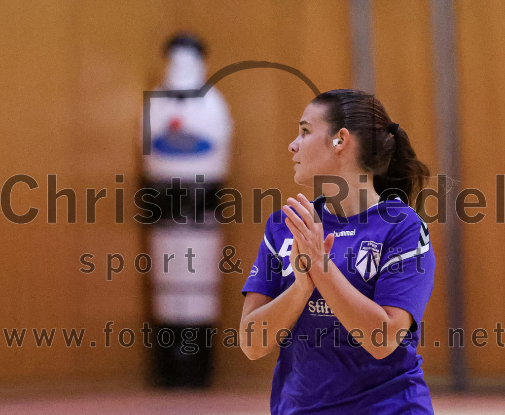 2022-11-19_021_SpVgg_Altenerding_gegen_HC_Donau-Paar | Erding, Deutschland, 19.11.2022:
Handball, Bezirksoberliga Frauen Altbayern 2022 / 2023, 5. Spieltag, SpVgg Altenerding gegen HC Donau/Paar, Endergebnis: 22:33

Verena Bauer (SpVgg Altenerding, #55)

Foto: Christian Riedel / fotografie-riedel.net