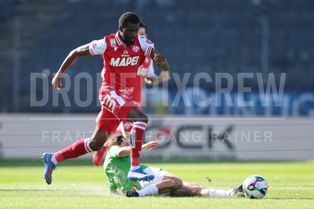 Grazer AK 1902 vs WSG Tirol – Austrian Bundesliga | Graz, Austria, 02.MAY.26 - SOCCER - ADMIRAL Bundesliga, Qualification Group, Grazer AK 1902 vs WSG Tirol. The image shows Beres Owusu (GAK) and Matthaeus Taferner (WSG Tirol).