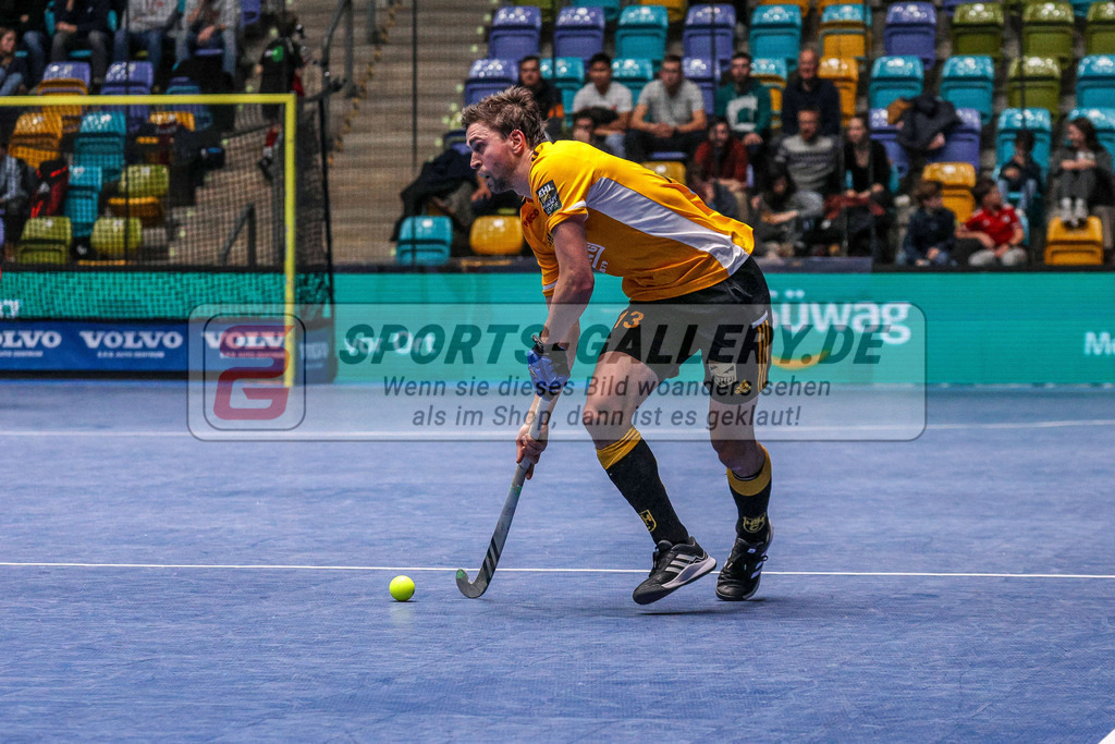 MJ_20230204-HTHC-MHC-M-38 | Tobias Hauke (Harvestehuder THC #13), Harvestehuder THC - Mannheimer HC am 4.2.2023 in der Ballsporthalle, Frankfurt am Main