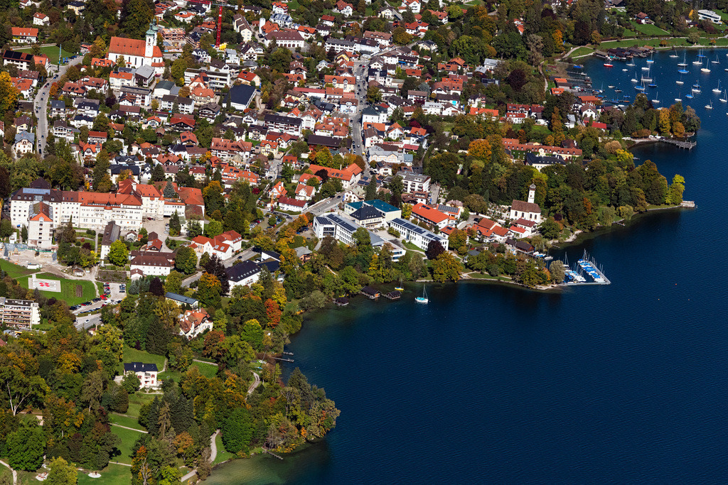 dr__0038749.jpg | TUTZING 11.10.2019 Uferbereiche am Seegebiet des Starnberger See in Tutzing im Bundesland Bayern. // Riparian areas on the lake area of Starnberger See in Tutzing in the state Bavaria. Foto: Daniel Reiter