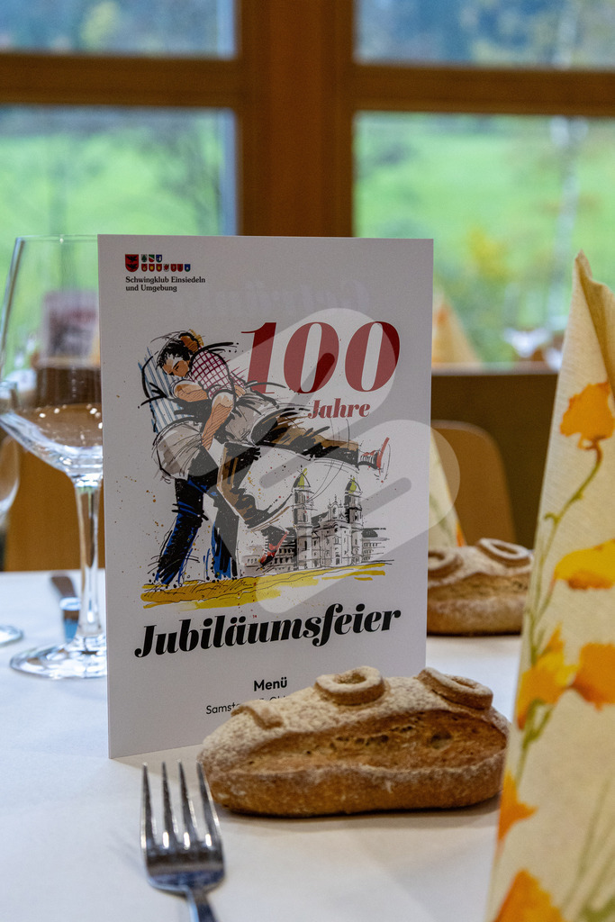 SKE100J_4625 | Die Schwinger des Schwyzer Kantonalen Schwingerverbandes: Fotos, die Dynamik und Leidenschaft festhalten, sowie emotionale Momente aus dem traditionellen Schwingsport zeigen. - Realisiert mit Pictrs.com