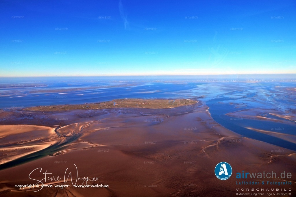 Halligen-Inseln-Weltnaturerbe-Wattenmeer-04-2023-airwatch-wagner-240A0303 | Entdecken Sie atemberaubende Luftbilder und Fotografien auf airwatch.de - Tauchen Sie ein in eine Welt voller faszinierender Aufnahmen aus der Vogelperspektive.