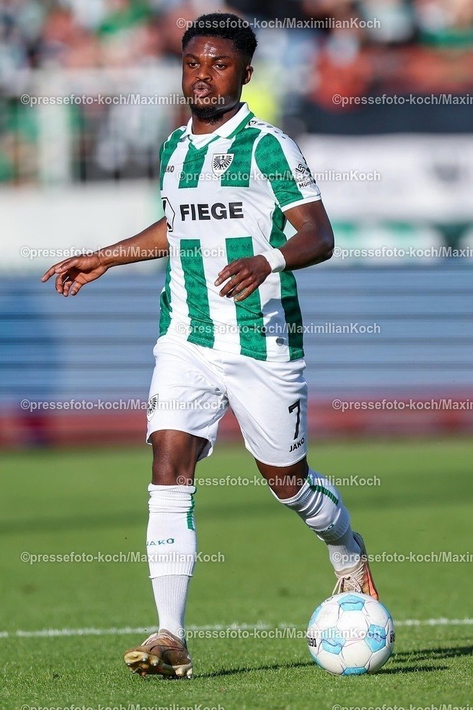 SCP09052502211 | 09.05.2025, Fußball, Preußen Münster - Hertha BSC, 2. Fußball Bundesliga, 33. Spieltag, Preußenstadion, Saison 2024 2025: Daniel Kyerewaa (Preussen Muenster #07) DFB regulations prohibit any use of photographs as image sequences and or quasi-video.