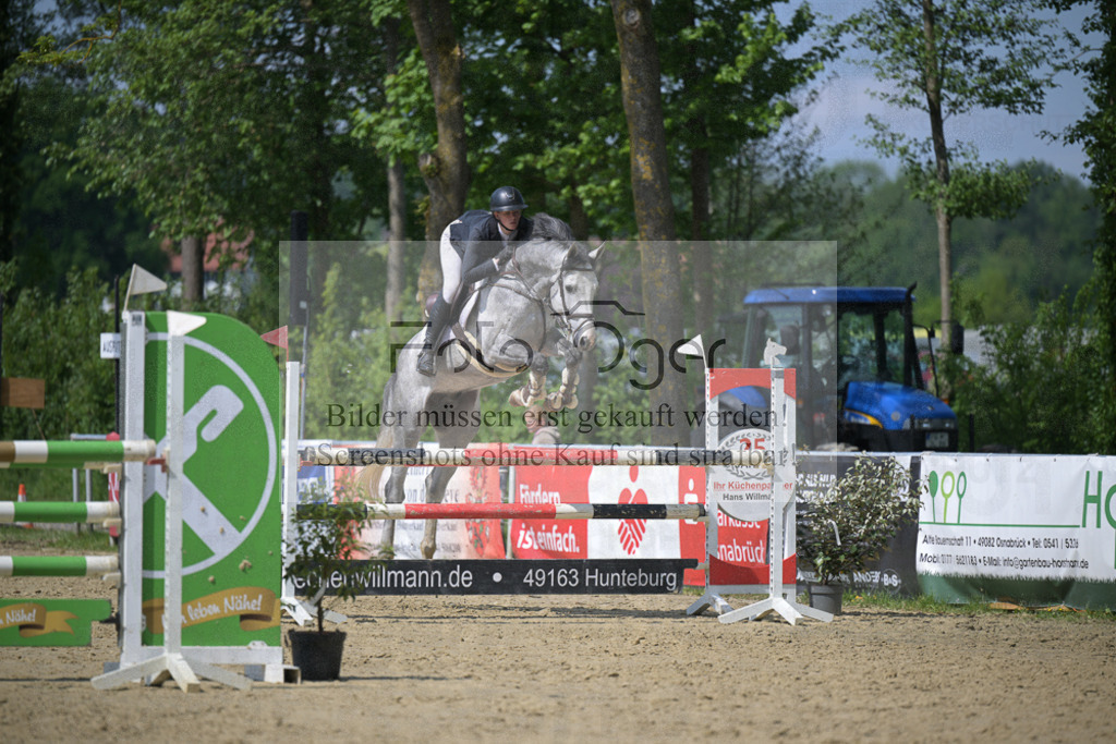 DOS_8863 | Entdecke hochwertige Reitturnierfotos von Foto Oger. Professionell, emotional und authentisch – jetzt Lieblingsmomente im Shop bestellen.Deutschlandweite Turnierfotografie. - Realisiert mit Pictrs.com
