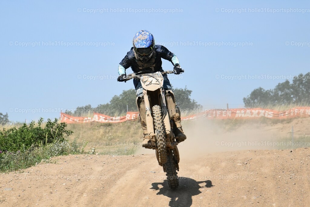 DSC_0042 (2) | Sportfotografie , Motorsport, Motoross, Reitsport, Mointainbike, Enduro,
Landschaft , Outdoor, Eventfotografie, Landschaft, Bilder online bestellen - Realisiert mit Pictrs.com