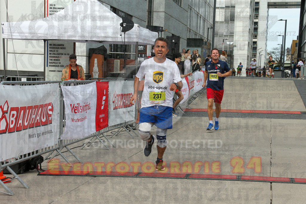 250920_1325_EX1_4477 | Sportfotografie im Rhein-Sieg Kreis, Köln, Bonn, NRW, Rheinland Pfalz, Hessen, etc. Unser Tätigkeitsfeld umfasst den Laufsport vom Volkslauf über den Marathon, Duathlon, Triathon bis zum Ultralauf wie Kölnpfad Ultra oder Schindertrail.