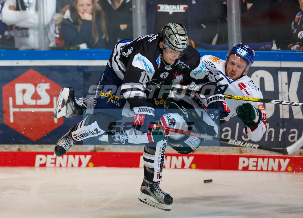 Iserlohn Roosters - Augsburger Panther | Lean Bergmann #10 (Iserlohn Roosters), Ryan Kuffner #17 (Augsburger Panther)
DEL: Iserlohn Roosters - Augsburger Panther - Realisiert mit Pictrs.com
