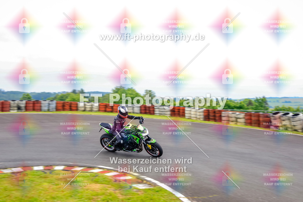 OBK-5751 | Hier findet Ihr Bilder von Touristenfahrten auf der Nürburgring Nordschleife oder von anderen Veranstaltungen die ich besucht habe. Viel Spass beim Durch Schauen 