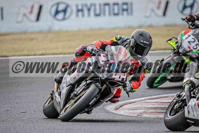 pubi0358 | Professionelle Fotos von Sportveranstaltungen, aber auch Hochzeiten und anderen Events. - Realisiert mit Pictrs.com