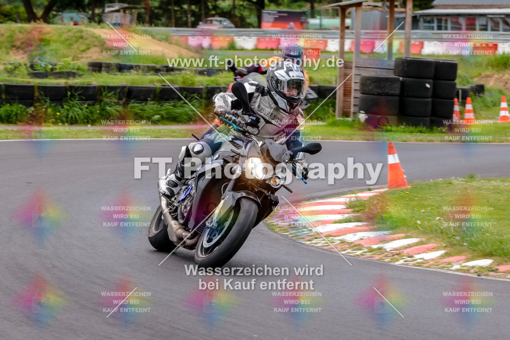 MotoTeamVBK-20274 | Hier findet Ihr Bilder von Touristenfahrten auf der Nürburgring Nordschleife oder von anderen Veranstaltungen die ich besucht habe. Viel Spass beim Durch Schauen 