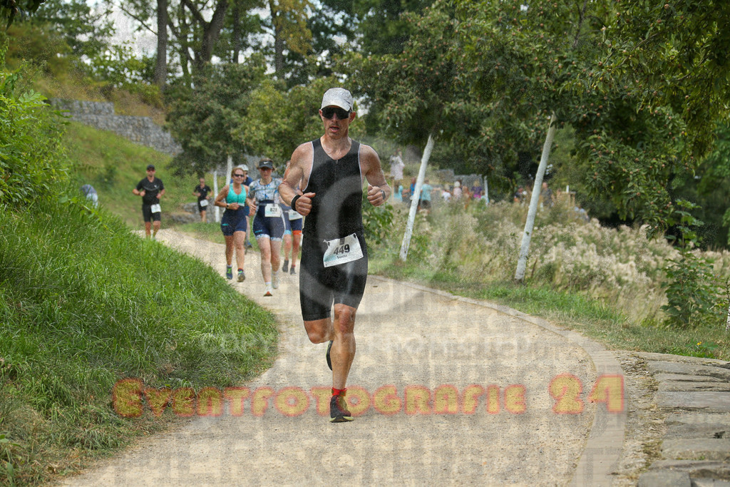 250824_1345_EX1_3546 | Sportfotografie im Rhein-Sieg Kreis, Köln, Bonn, NRW, Rheinland Pfalz, Hessen, etc. Unser Tätigkeitsfeld umfasst den Laufsport vom Volkslauf über den Marathon, Duathlon, Triathon bis zum Ultralauf wie Kölnpfad Ultra oder Schindertrail.