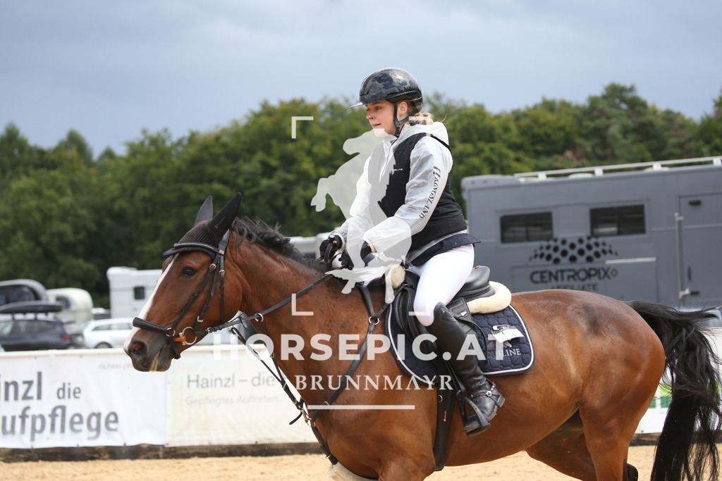DL2Q2364 | Willkommen bei Brunnmayr - Design & Fotografie – Ihrem Spezialisten für Reitturniere und Pferdeveranstaltungen in Oberösterreich, Salzburg und Bayern! Seit über 17 Jahren sind wir leidenschaftlich dabei.