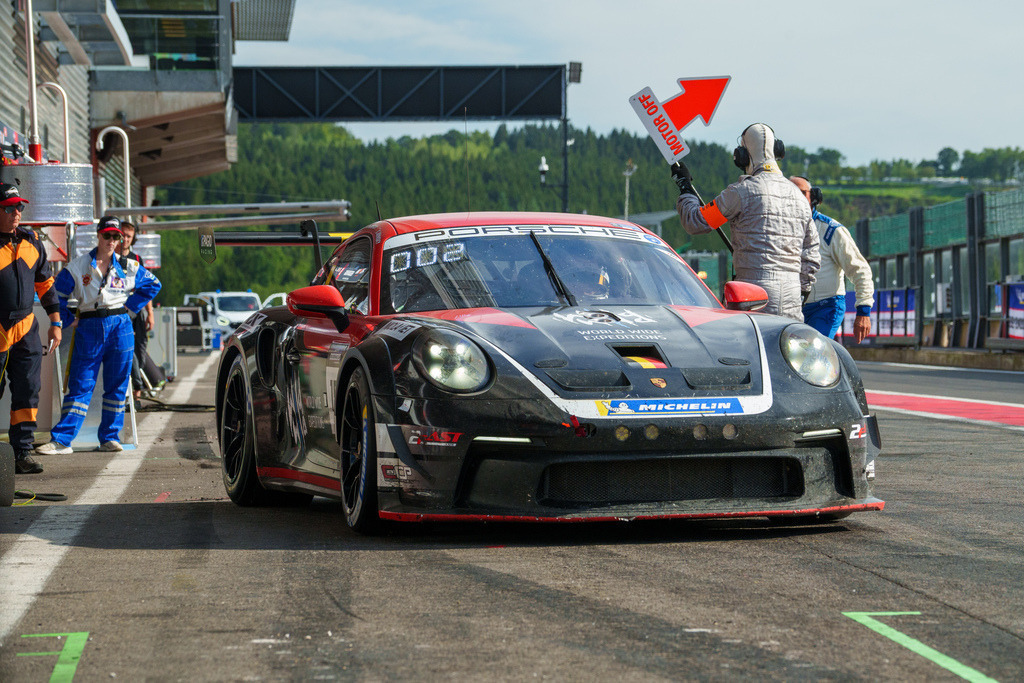 Michelin Porsche 992 Endurance Cup | 07.09.2024 Michelin Porsche 992 Endurance Cup, Circuit de Spa-Francochamps,Belgien, Bild: #15 Gilles Verleyen, Guillame Mondron, Mathieu Detry und Stanislav Minsky im Porsche 911 GT3 Cup 992 von NGT Racing - Realisiert mit Pictrs.com