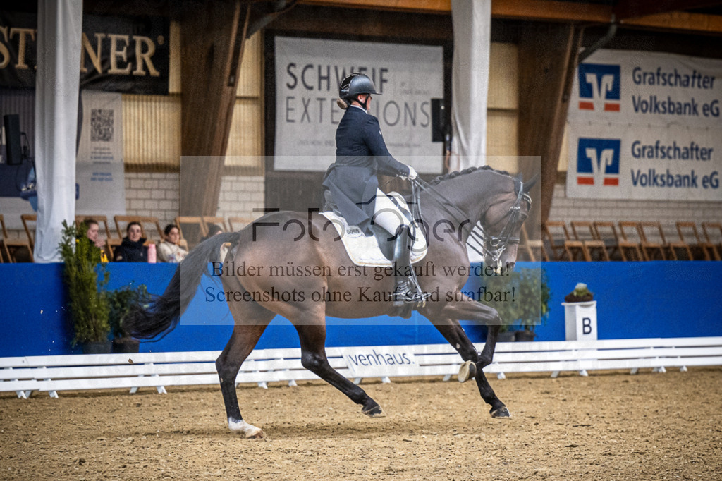 DOS_0358 | Entdecke hochwertige Reitturnierfotos von Foto Oger. Professionell, emotional und authentisch – jetzt Lieblingsmomente im Shop bestellen.Deutschlandweite Turnierfotografie. - Realisiert mit Pictrs.com