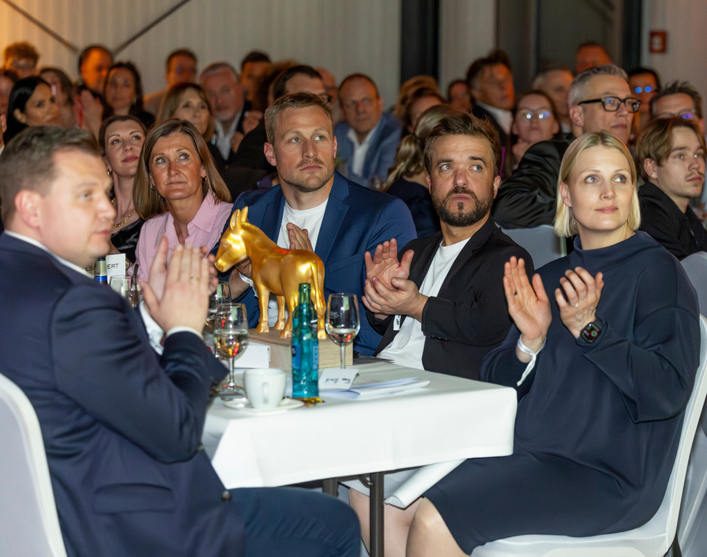 top-top.de 260306-112 | Foto, Video, Fotografie, Videografie, Fotobox, DJ, Discjockey, Musik, Musikbox, Veranstaltung, Photobooth, Amazon, Ebay, Buchtipp, Bestseller, Autor, Verlag, Buch, Wesel, Hamminkeln, NRW, Dinslaken, Rees, Drohne, Hochzeit, Party, Fotobox, Wesel, Fotograf