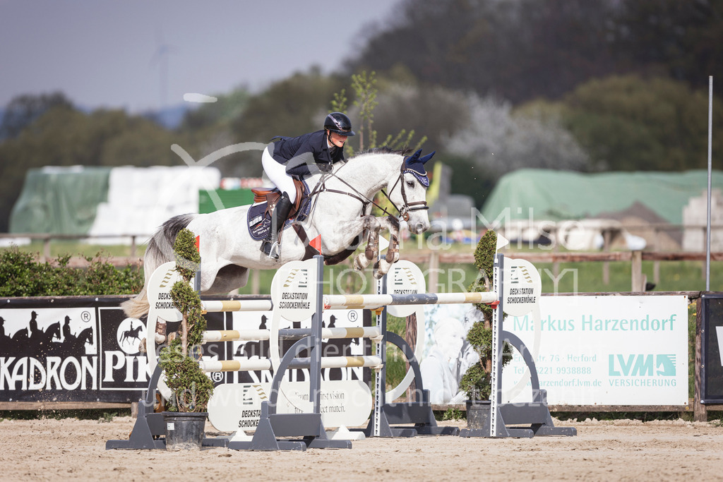 250416_M2-Springen-460 | Deine schönsten Turniermomente als professionelle Fotos! Entdecke hochwertige Pferdesport-Fotografie im Online-Shop. Jetzt Fotos finden & bestellen!