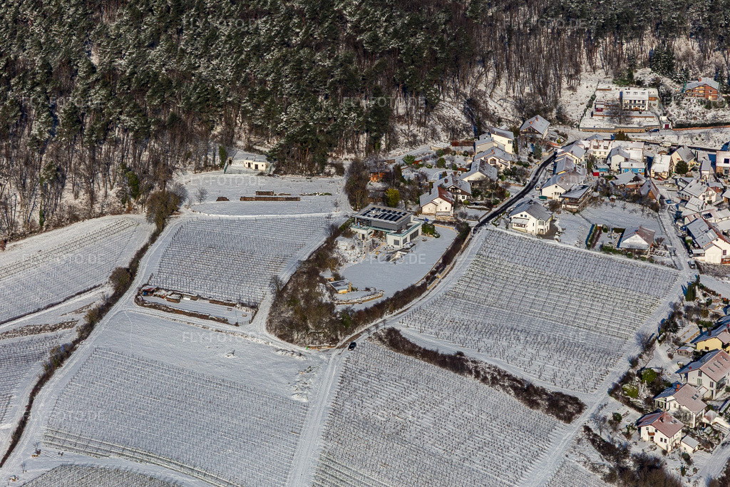 Luftbild: Winterluftbild im Schnee im Ortsteil Gleiszellen in Gleiszellen-Gleishorbach im Bundesland Rheinland-Pfalz in Deutschland. Foto: IMG_124415.jpg vom 11.02.2021 durch Werner Riehm/FLY-FOTO.de