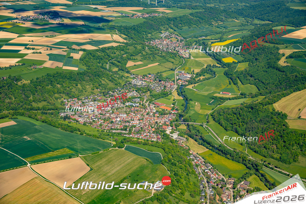 Luftaufnahme von Untermünkheim - Die Luftaufnahme wurde 2025 vom UL-Flugzeug heraus erstellt ( keine Drohne ) - Hochauflösende Luftaufnahme - für professionelle Ausdrucke geeignet. Die Geschenkidee !Mit Lizenz und Bildrechte bestellbar