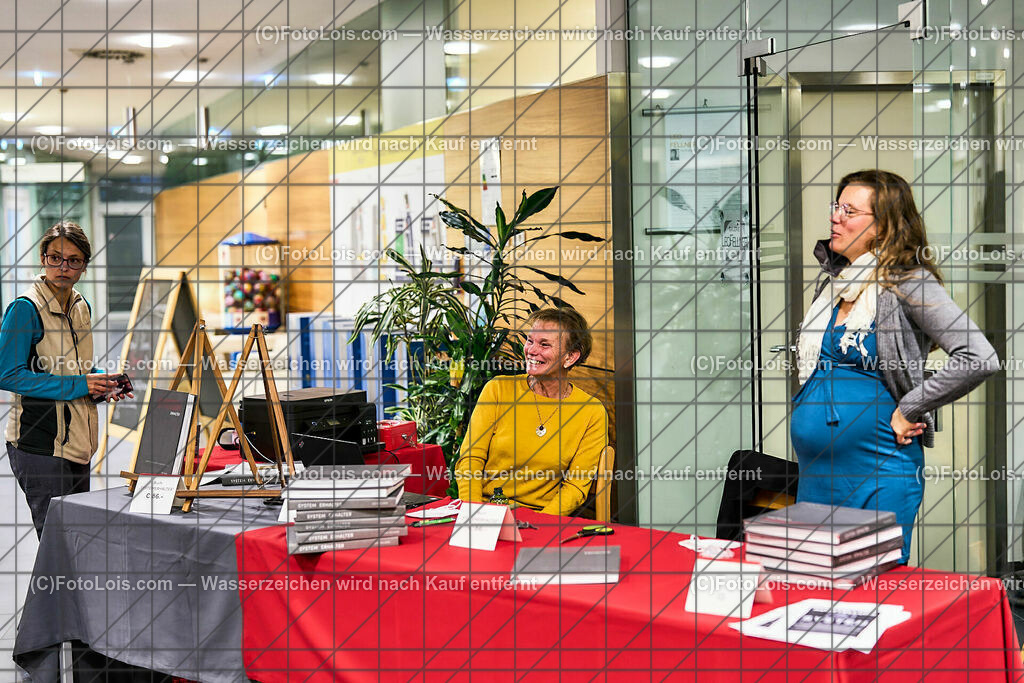 ALP2201_Buchvorstellung-Systemerhalter_Fellner Leo | (C)2023 FotoLois.com, Alois Spandl, Buchpräsentation 'Systemerhalter' von Leo Fellner, die Vernissage im Landesklinikum Melk musste kurzfristigst wegen zu großer Gefahr einer Corona-Infektion abgesagt werden, weshalb nur wenige Beuscher zur Präsentation erschienen sind (statt der angemeldeten 150 Personen), die Ausstellung im Landesklinikum kann noch bis Weihnachten einzeln oder in Kleingruppen besucht werden, Do 9. Nobember 2023.