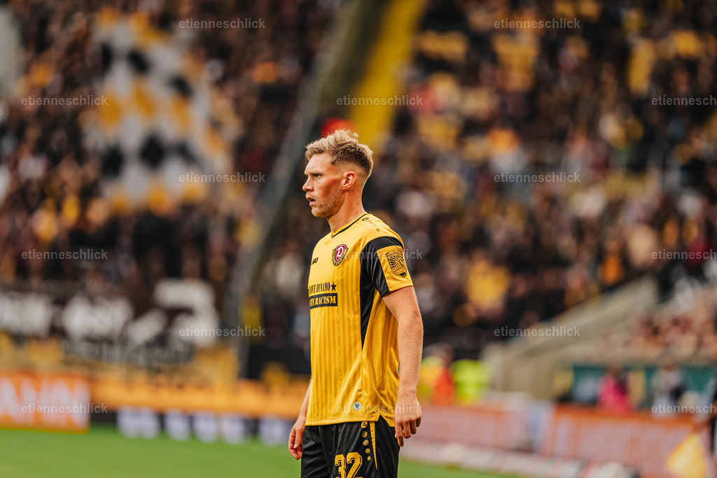 Dresdner SC - Allianz MTV Stuttgart, DEKRA 1. Bundesliga Frauen, Volleyball | Im Bild: Jonas Sterner (32, SG Dynamo Dresden)18.10.2026, SG Dynamo Dresden - 1. FC Magdeburg, 2. BUNDESLIGA - 8. SPIELTAG, Fußball, Deutschland, Dresden, Rudolf-Harbig-Stadion