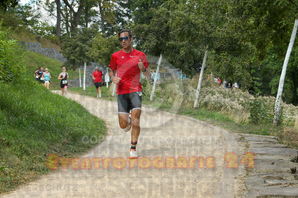 250824_1256_EX1_0950 | Sportfotografie im Rhein-Sieg Kreis, Köln, Bonn, NRW, Rheinland Pfalz, Hessen, etc. Unser Tätigkeitsfeld umfasst den Laufsport vom Volkslauf über den Marathon, Duathlon, Triathon bis zum Ultralauf wie Kölnpfad Ultra oder Schindertrail.