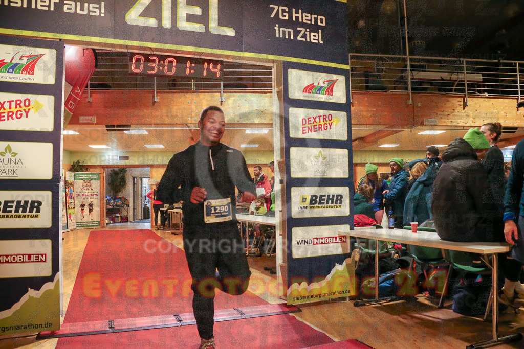 241208_1204_EX1_7222 | Sportfotografie im Rhein-Sieg Kreis, Köln, Bonn, NRW, Rheinland Pfalz, Hessen, etc. Unser Tätigkeitsfeld umfasst den Laufsport vom Volkslauf über den Marathon, Duathlon, Triathon bis zum Ultralauf wie Kölnpfad Ultra oder Schindertrail.