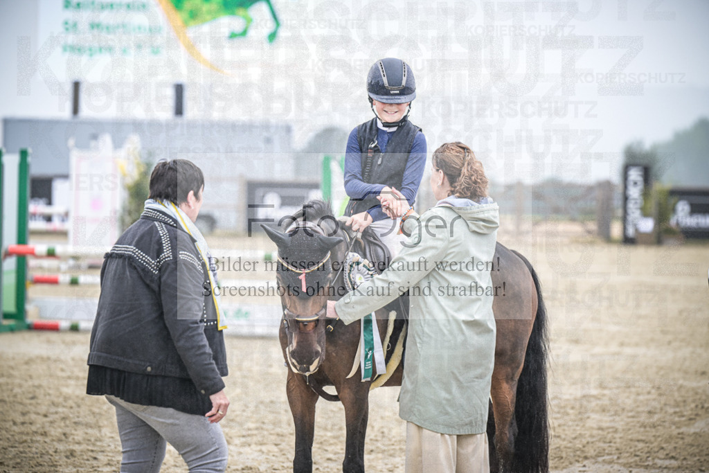 DOS_0012 | Entdecke hochwertige Reitturnierfotos von Foto Oger. Professionell, emotional und authentisch – jetzt Lieblingsmomente im Shop bestellen.Deutschlandweite Turnierfotografie. - Realisiert mit Pictrs.com