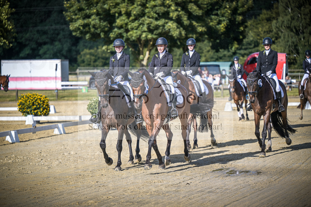 DOS_1265 | Entdecke hochwertige Reitturnierfotos von Foto Oger. Professionell, emotional und authentisch – jetzt Lieblingsmomente im Shop bestellen.Deutschlandweite Turnierfotografie. - Realisiert mit Pictrs.com