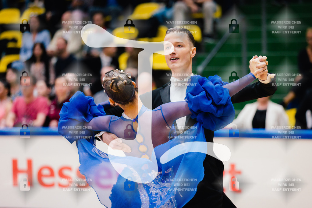Hessen Tanzt WDSF International Open Standard 23rd (43) Cedrik Heinrich _ Luana Giersbeck (TTC Fortis Nova Maintal)-2025-05-17-9039 | Webshop for digital downloads and prints of dance sport, event & show photographer Julian Link - Realisiert mit Pictrs.com