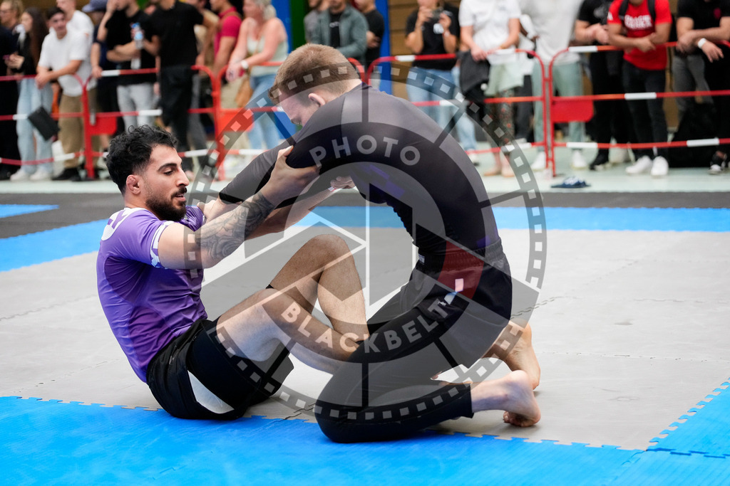 20250920PBB6010 | Athletes compete during the AJP Tour Hamburg International Jiu-Jitsu Championship, on September 20, 2025 in Hamburg, Germany. © Chiara Dazi / photoblackbelt