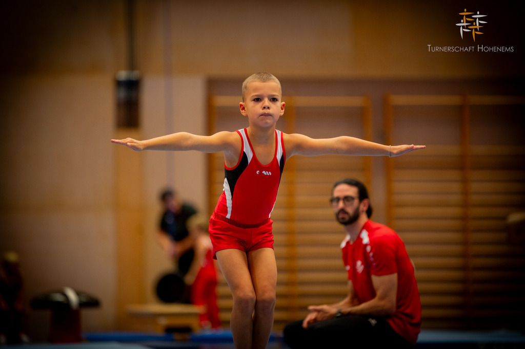 Promo-465 | "Fussifoto.com – Ihr Ansprechpartner für hochwertige Fotografie! Entdecken Sie kreative Bilder und professionelle Dienstleistungen. Kontaktieren Sie uns für Ihre Projekte!"