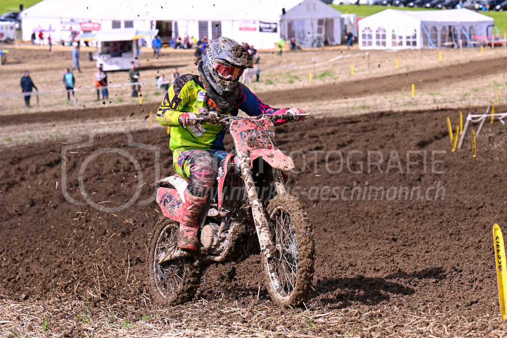 Motocross Schlatt bei Winterthur - 29. April 2023 | #122 Balsiger Ramon aus Neuhaus (CH) auf Honda in der Kategorie MX2 am Motocross Schlatt bei Winterthur, 29. April 2023.
Instagram: @mx_schlatt | @mc_wila | @sam_schweiz
Bild: Sportfotografie Markus Aeschimann | www.markus-aeschimann.ch - Realisiert mit Pictrs.com