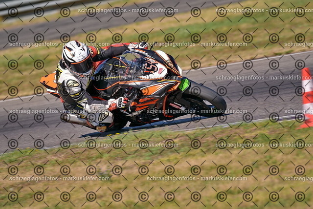 26bt05-0126 | markuskiefer.com - Realisiert mit Pictrs.com