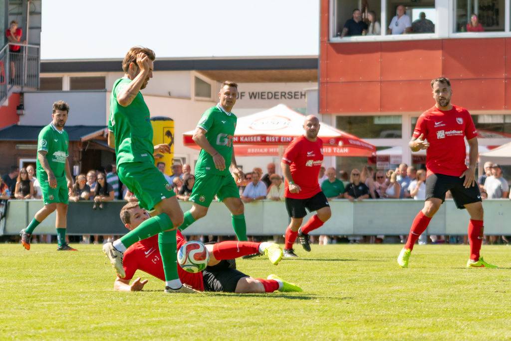 Spiel-0186_Legenden ASK-RAPID | Fotodoku 80 Jahre ASK-Loosdorf: Legendenmatch ASK-Loosdorf - Rapid WIENSponsoren, Mannschaften, Begrüßung, Interviews, das Spiel, Besucher, Fans, Stimmung.