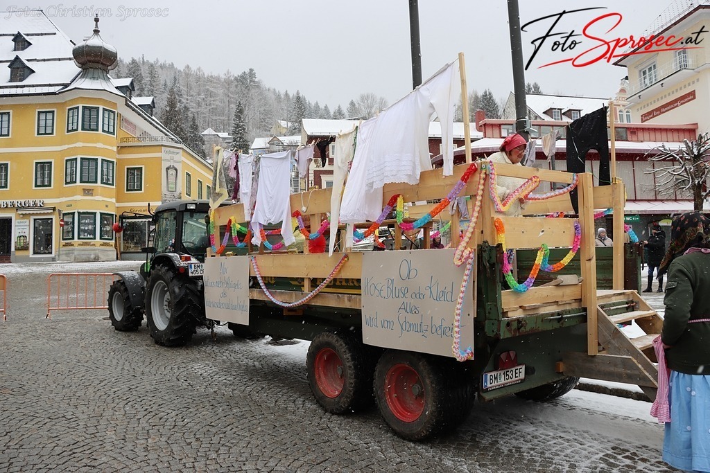 fasching2026-mariazell (80) | Mit meiner Kamera halte ich besondere Augenblicke, faszinierende Landschaften und interessante Details fest. Dabei entstehen ganz unterschiedliche Aufnahmen – von stimmungsvollen Landschaftsfotografien und beeindruckenden Drohnenaufnahmen über Pressefotos - Realisiert mit Pictrs.com