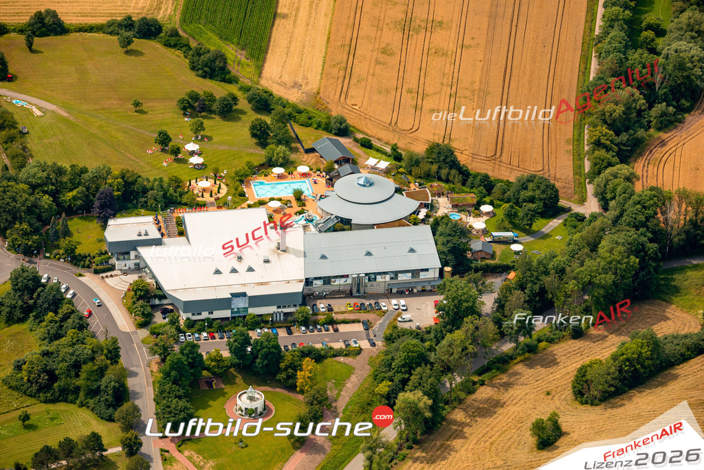 Das Luftbild zeigt : Kurpark Bad Rodach - Die Luftaufnahme wurde 2024 vom UL-Flugzeug aus erstellt ( keine Drohne ) - Hochauflösende Luftaufnahme - Für grossformatige Ausdrucke geeignet. Die Geschenkidee !Mit Lizenz und Bildrechte bestellbar