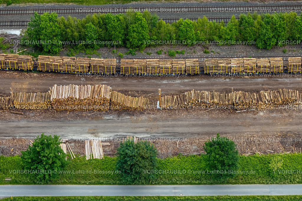 Meschede220600852 | Luftbild, Sägewerk Hüster,Holzverladestelle an der Bahnlinie Im Ruhrtal, Wennemen, Meschede, Sauerland, Nordrhein-Westfalen, Deutschland