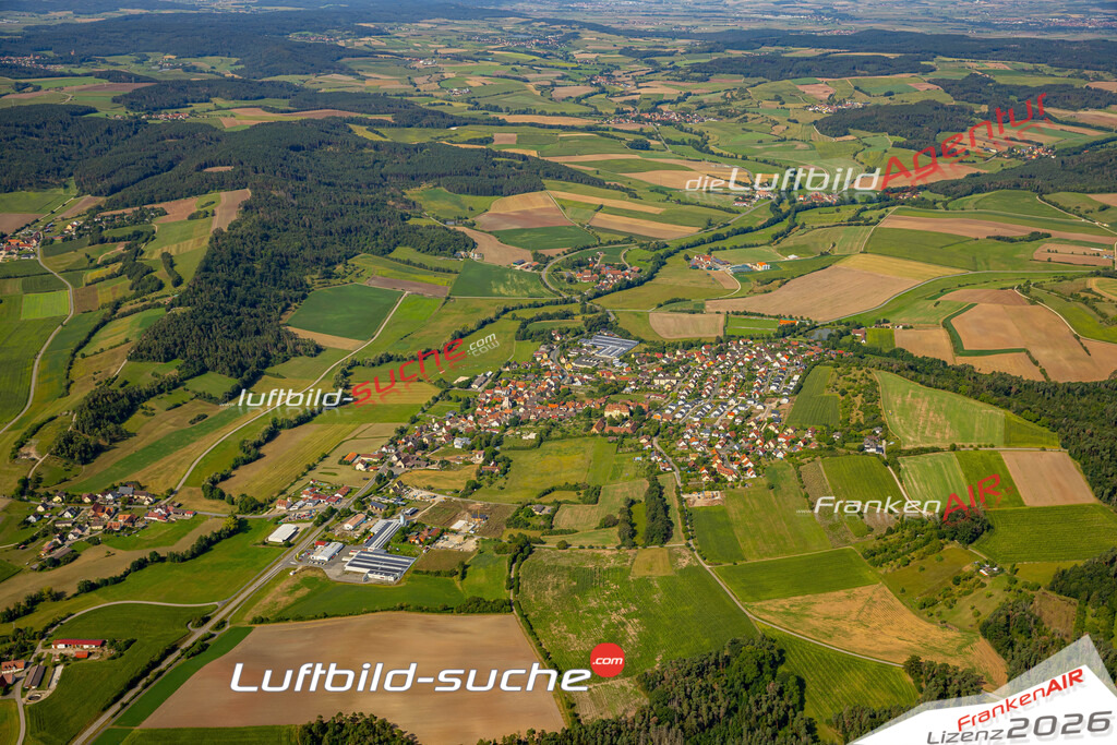 Das Luftbild zeigt :  Trautskirchen - Die Luftaufnahme wurde 2024 vom UL-Flugzeug aus erstellt ( keine Drohne ) - Hochauflösende Luftaufnahme - Für grossformatige Ausdrucke geeignet. Die Geschenkidee !Mit Lizenz und Bildrechte bestellbar