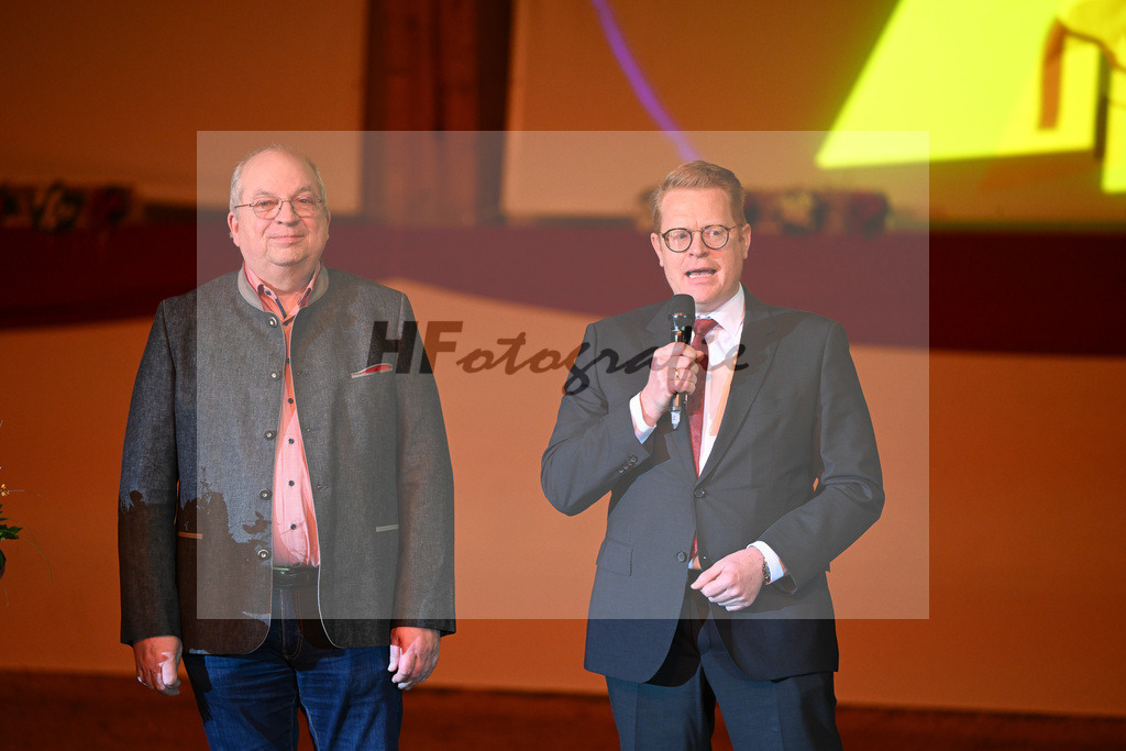 Ehrung Hugo Mathaes_1234607 | hf-fotografie - Realisiert mit Pictrs.com