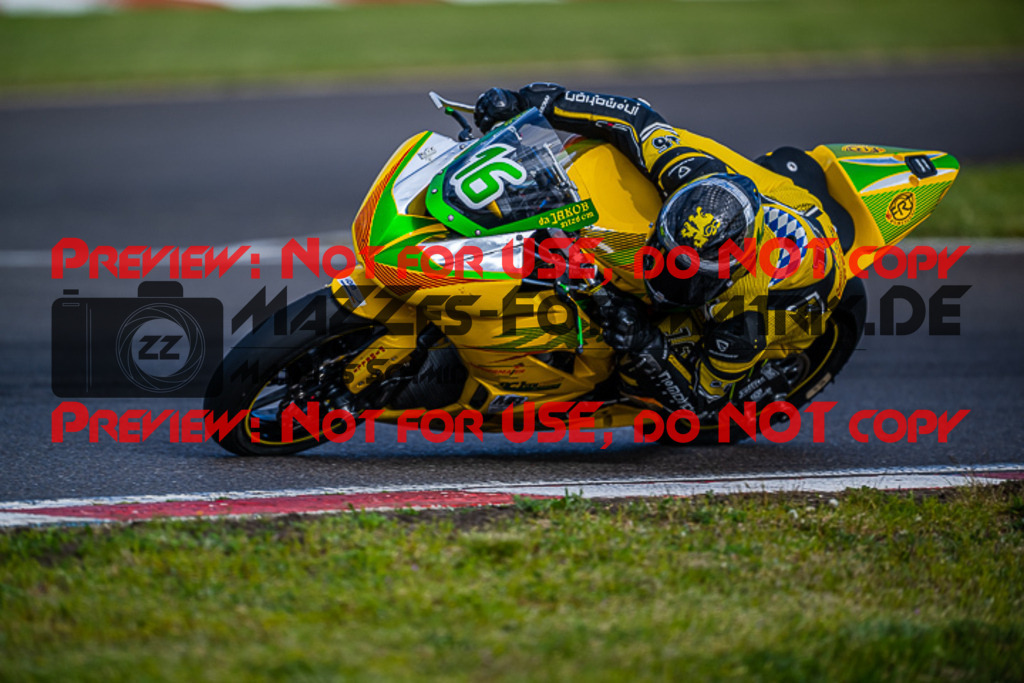 MaZZes_FotoMatrix_220506_93158 | Fotograf Mathias Schmid
Sportfotograf,
Eventfotograf,
Hochzeitsfotograf,
Portraitfotograf