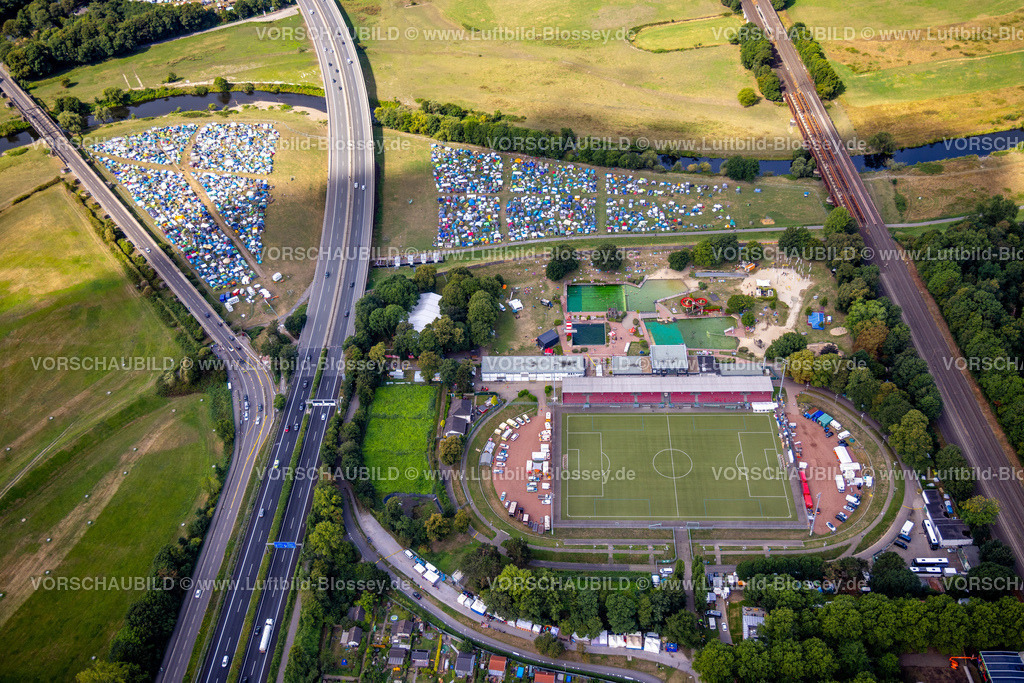 Muelheim220802453 | Luftbild, Zeltplatz am Naturbad Styrum und Fluss Ruhr, Ruhrstadion Mülheimer FC, Styrum - Süd, Mülheim an der Ruhr, Ruhrgebiet, Nordrhein-Westfalen, Deutschland