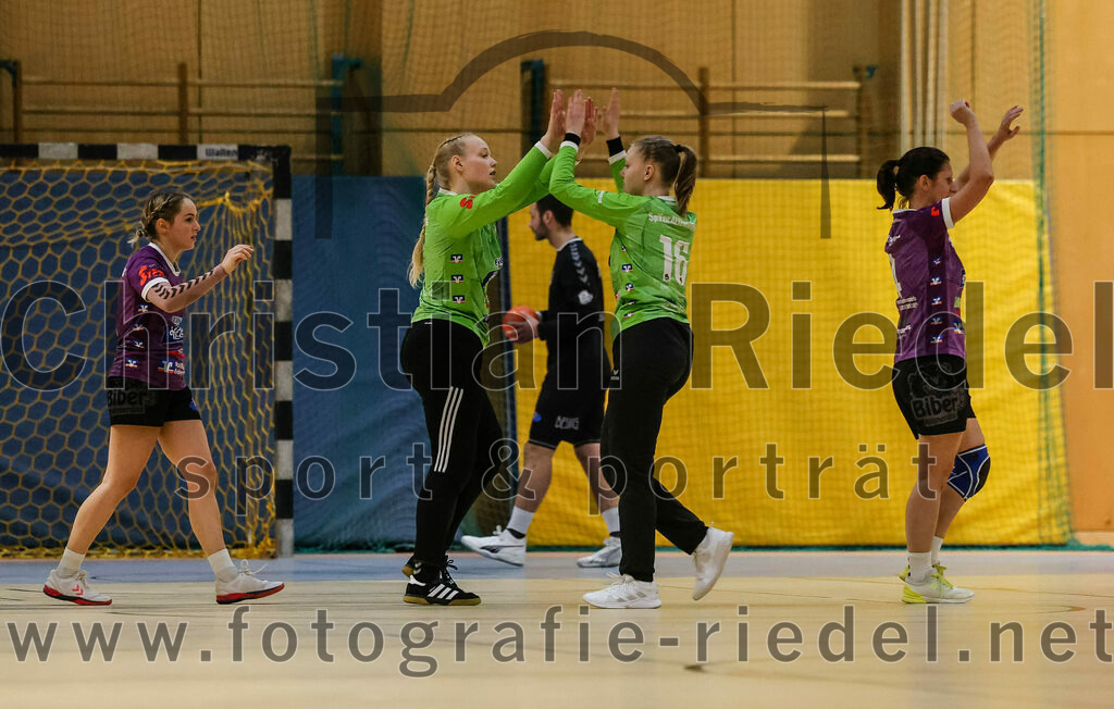 2024-02-24_090_SpVgg_Altenerding_gegen_SSG_Metten_Frauen | Erding, Deutschland, 24.02.2024:
Handball, Bezirksoberliga Frauen Altbayern 2023 / 2024, 15. Spieltag, SpVgg Altenerding gegen SSG Metten, Endergebnis: 32:28

Torfrau Hanna Obermair (SpVgg Altenerding, #1), Torfrau Lara Kullmann (SpVgg Altenerding, #16)

Foto: Christian Riedel / fotografie-riedel.net