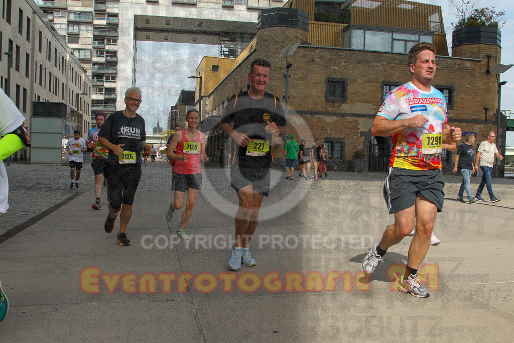 250920_1330_EV4_5860 | Sportfotografie im Rhein-Sieg Kreis, Köln, Bonn, NRW, Rheinland Pfalz, Hessen, etc. Unser Tätigkeitsfeld umfasst den Laufsport vom Volkslauf über den Marathon, Duathlon, Triathon bis zum Ultralauf wie Kölnpfad Ultra oder Schindertrail.