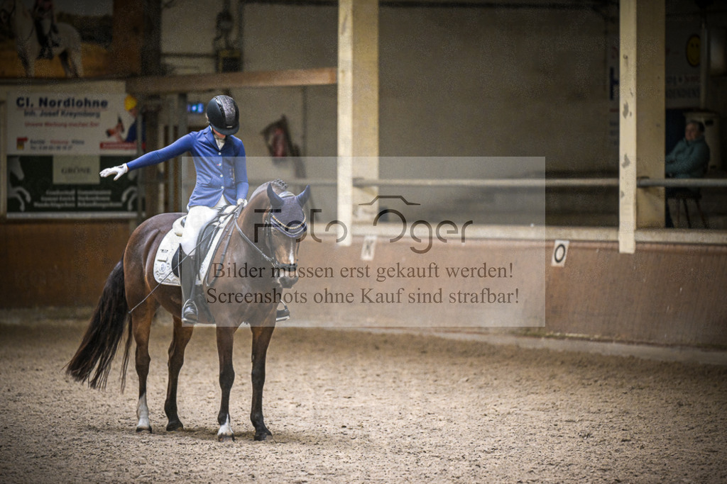 DOS_1353 | Entdecke hochwertige Reitturnierfotos von Foto Oger. Professionell, emotional und authentisch – jetzt Lieblingsmomente im Shop bestellen.Deutschlandweite Turnierfotografie. - Realisiert mit Pictrs.com