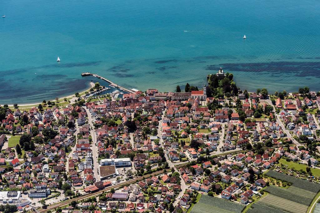 dr__0019092.jpg | LANGENARGEN 04.07.2017 Ortskern am Uferbereich des Bodensee in Langenargen im Bundesland Baden-Württemberg, Deutschland. // Village on the banks of the area Lake Constance in Langenargen in the state Baden-Wuerttemberg, Germany. Foto: Daniel Reiter