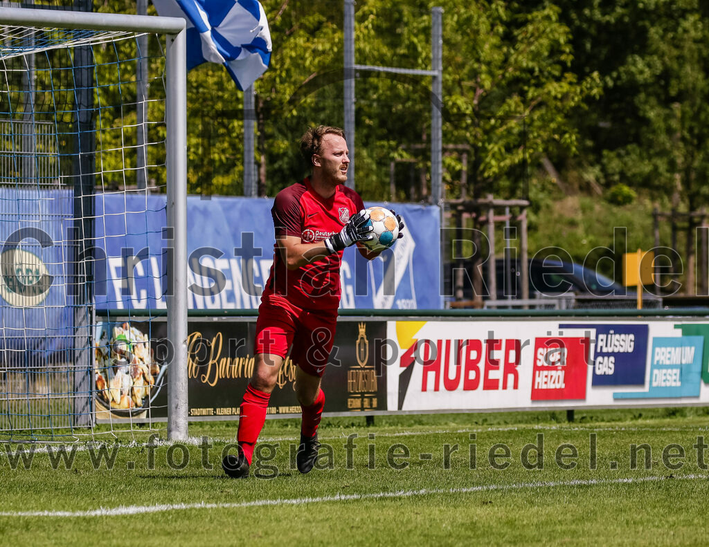 2023-08-12_015_FC_Langengeisling_gegen_ESV_Freilassing | Erding, Deutschland, 12.08.2023:
Fußball, Bezirksliga Oberbayern Ost 2023 / 2024, 4. Spieltag, FC Langengeisling gegen ESV Freilassing, Endergebnis: 2:1

Torwart Christian Bernhardt (FC Langengeisling, #1)

Foto: Christian Riedel / fotografie-riedel.net