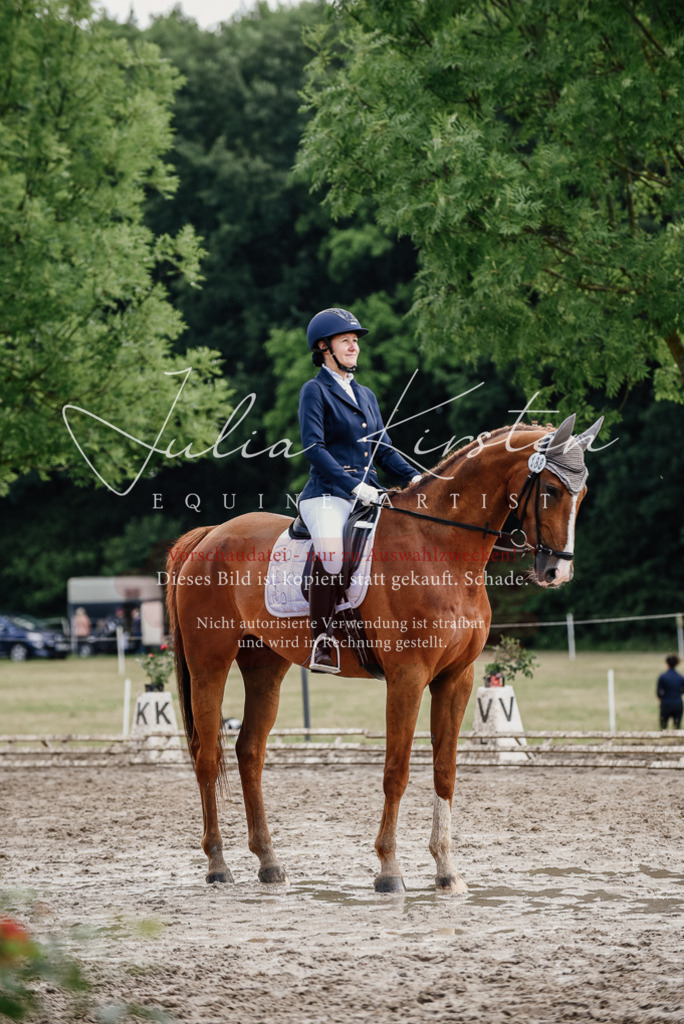 DSC_9888 | Pferde- und Turnierfotografie in Westsachsen. Pferdeportraits, Auftragszeichnungen und intuitive Kunst.