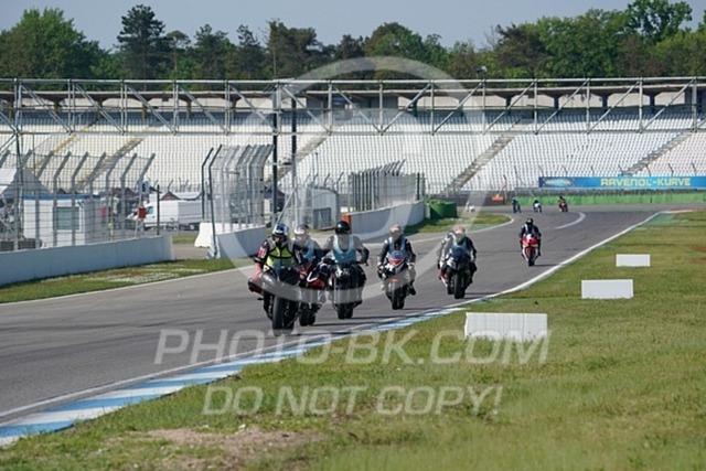 2022_05_09_PBK_12222 | Sportfotografie; SlowMotion; Video; Rennstrecke; Hafeneger; Speer; Racing; RSE; BMW; CBO; Trackday; Motorsportarena; Hockenheimring; Brno; Most; Barcelona; Valencia